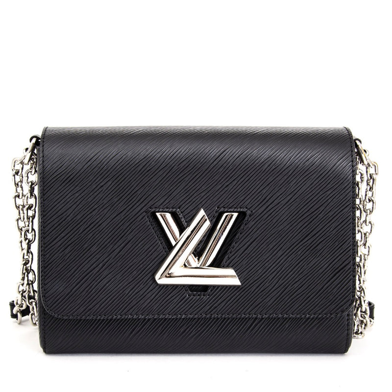 Authentieke Louis Vuitton Twist MM 23 zwart EPi voor de juiste prijs bij LabelLOV vintage webshop. Louis Vuitton twist epi black mm 23. Veilig online winkelen. Luxe, vintage, mode. Antwerpen, België.