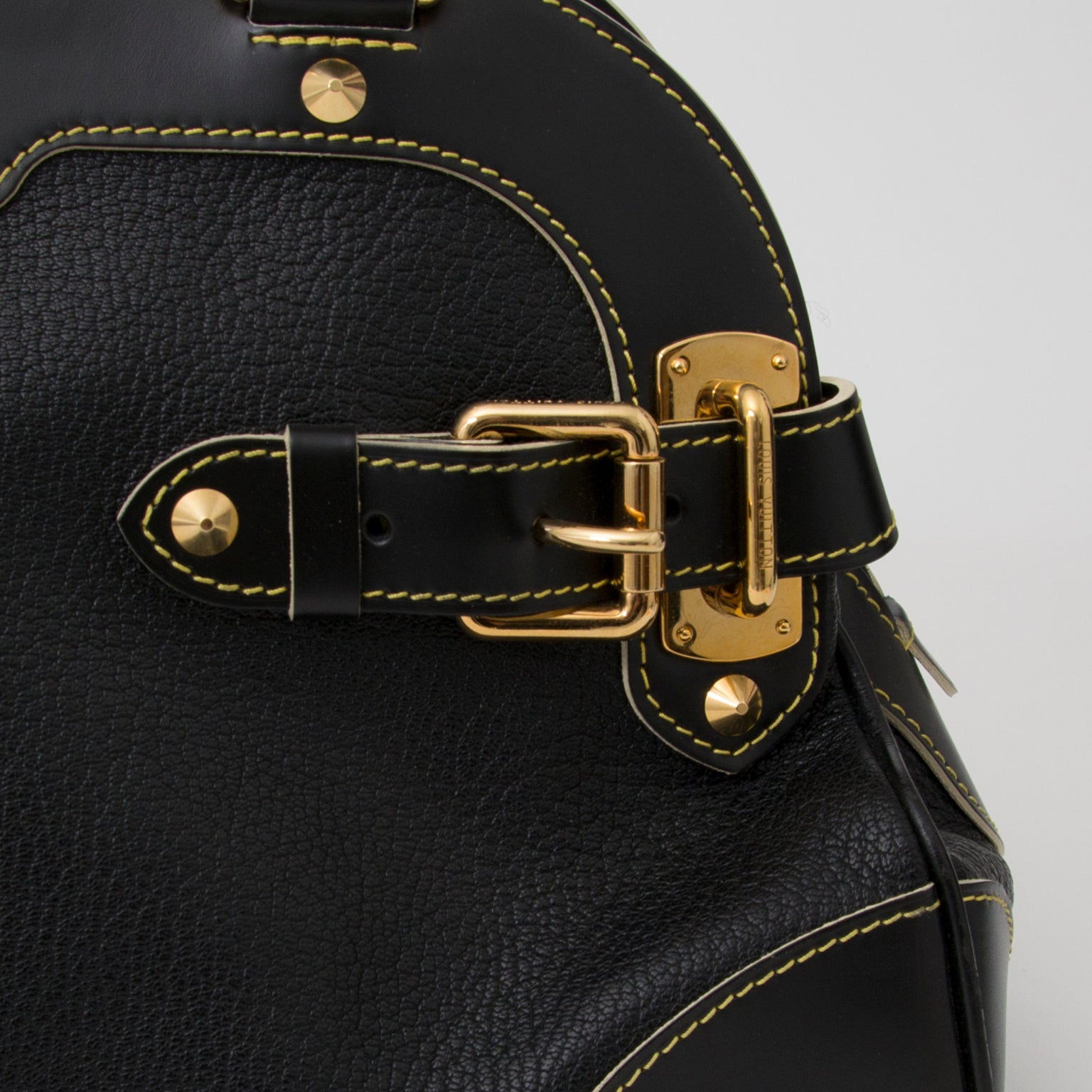 koop veilig online aan de beste prijs Louis Vuitton Le Radieux Black net als nieuw tweedhands