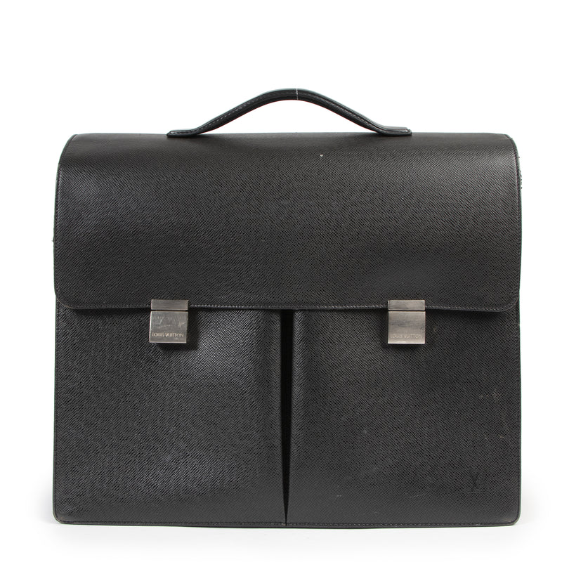 Bent u op zoek naar een authentieke Louis Vuitton Taiga Khazan Briefcase