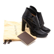 koop online aan de beste prijs Louis Vuitton Patent Croc Embossed Delft Cornelia