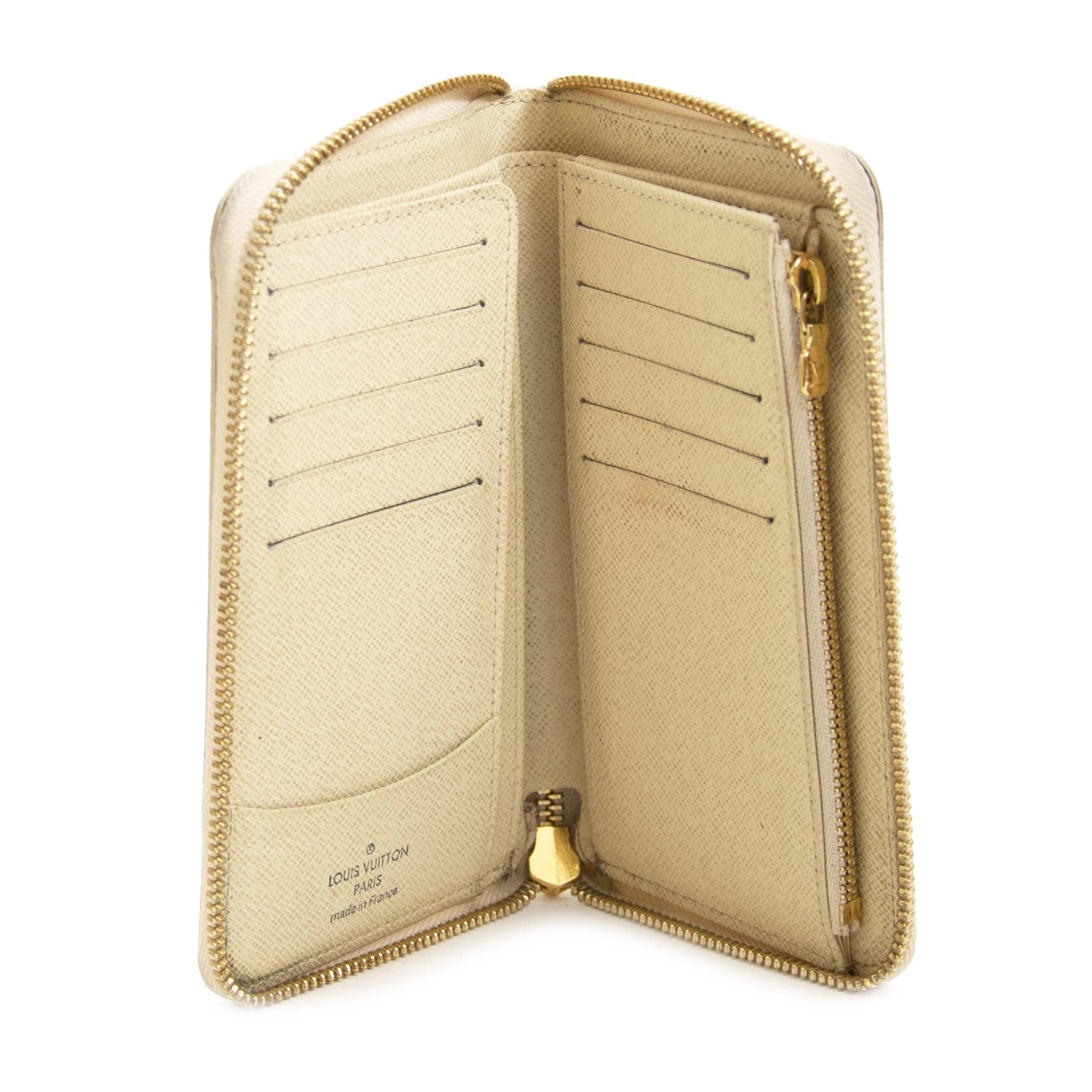 Achetez secur en lign votre sac Louis Vuitton Damier Azur Zippy Wallet pour le meilleur prix chez Labellov