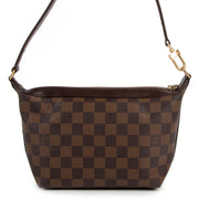 Achetez en ligne seconde main Louis Vuitton damier shoulder bag.