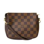 Louis Vuitton Damier Ebene Trousse Bag at Labellov Antwerp. Online webshop