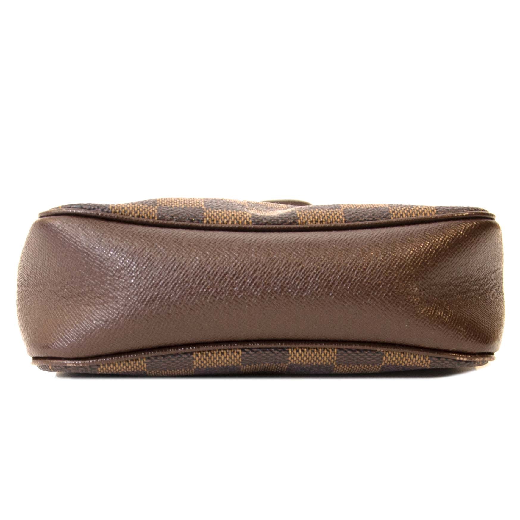 Vintage Louis Vuitton handbags at Labellov Antwerpen. Designer handbags at a fair price.