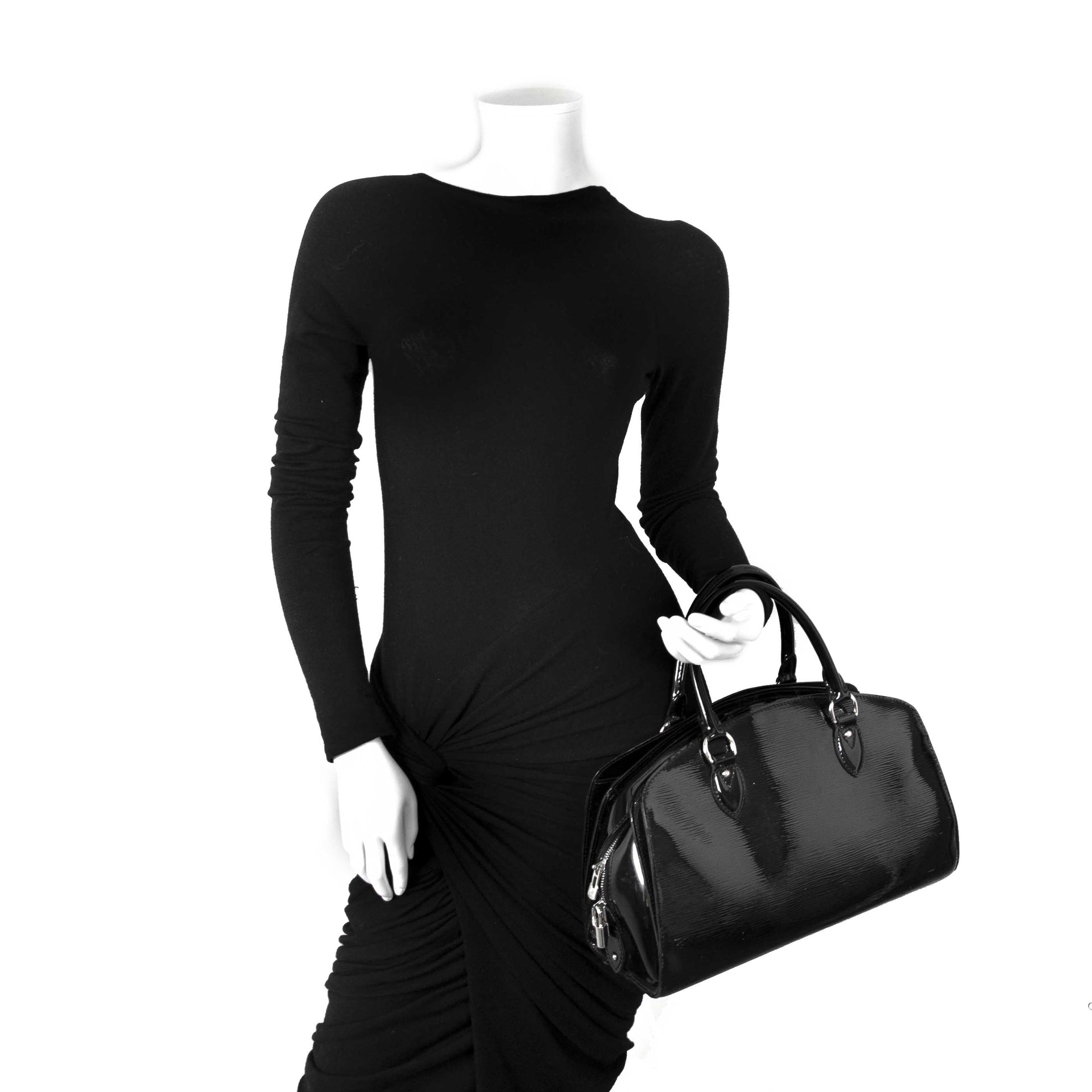 achetez Louis Vuitton Black Electric Pont Neuf PM Bag et payez secure on ligne chez labellov