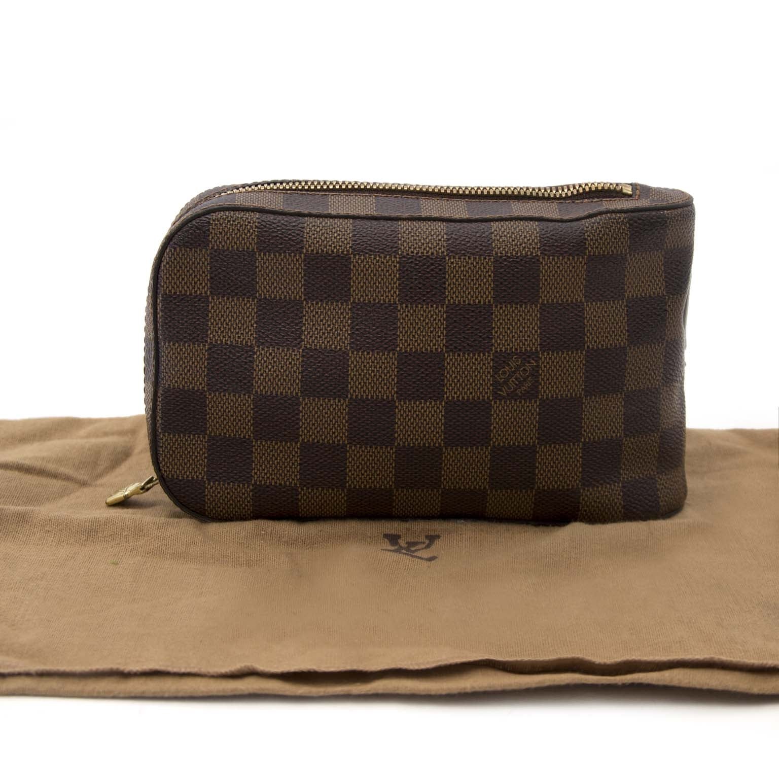 Louis Vuitton Damier Ebene Géronimos Hip Bag 'Buy authentic secondhand Louis Vuitton Damier Hip Bag, safe and secure online shopping. Koop authentieke Louis Vuitton hip bag aan de juiste prijs bij LabelLOV.'