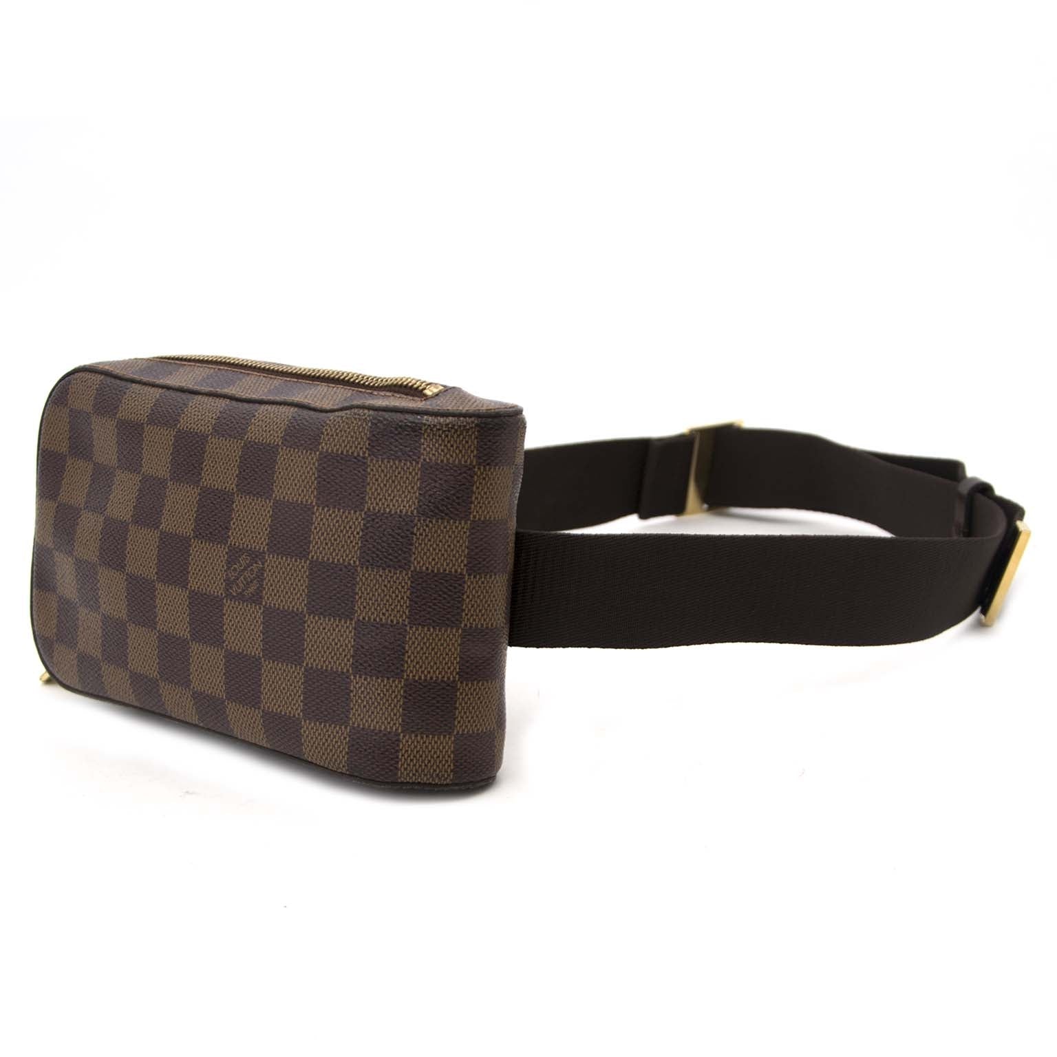 Louis Vuitton Damier Ebene Géronimos Hip Bag 'Buy authentic secondhand Louis Vuitton Damier Hip Bag, safe and secure online shopping. Koop authentieke Louis Vuitton hip bag aan de juiste prijs bij LabelLOV.'