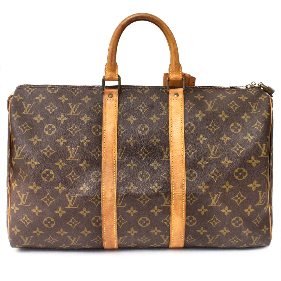 Buy authentic Louis Vuitton Keepall 45 at the right price at LabelLOV vintage webshop. Luxe, vintage, fashion. Safe and secure online shopping. Antwerp, Belgium.