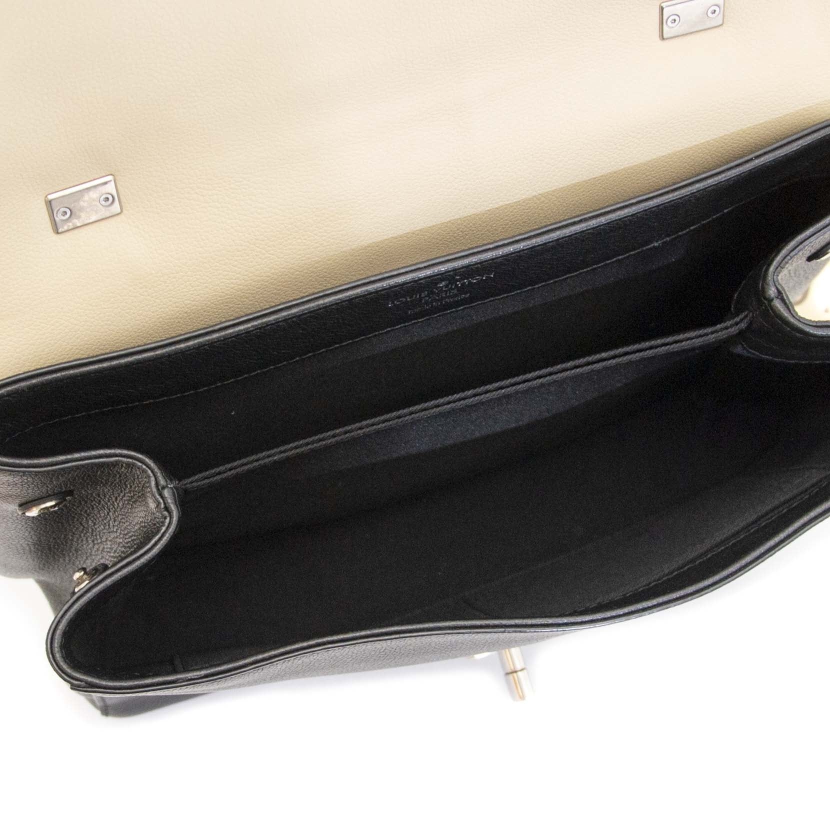 acheter en ligne seconde main Louis Vuitton Bicolor Lockme Noir Vanille Shoulder Bag