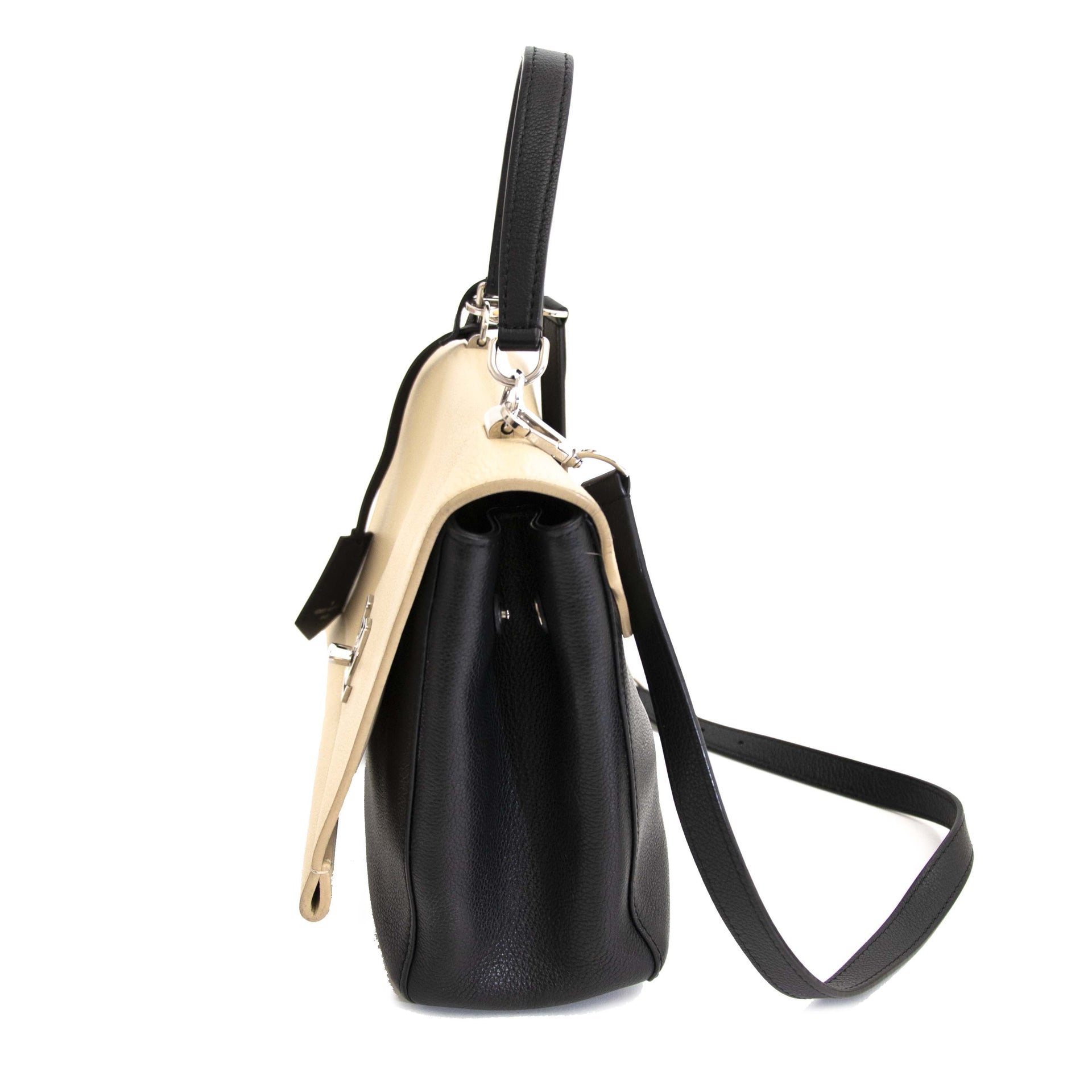 koop veilig online tegen acheter en ligne seconde main Louis Vuitton Bicolor Lockme Noir Vanille Shoulder Bag