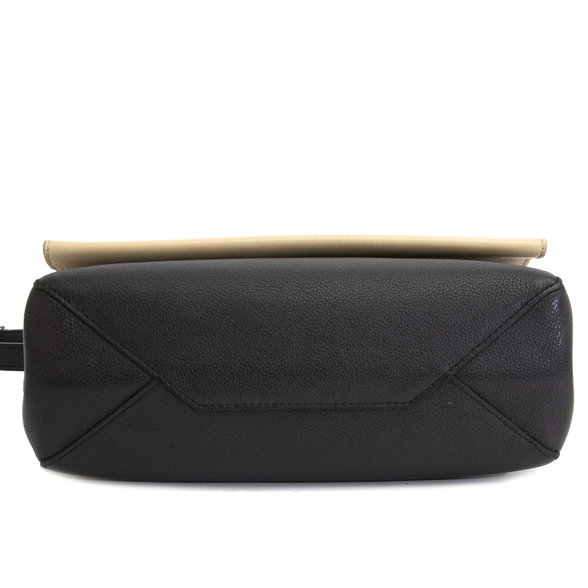 acheter en ligne seconde main acheter en ligne seconde main Louis Vuitton Bicolor Lockme Noir Vanille Shoulder Bag