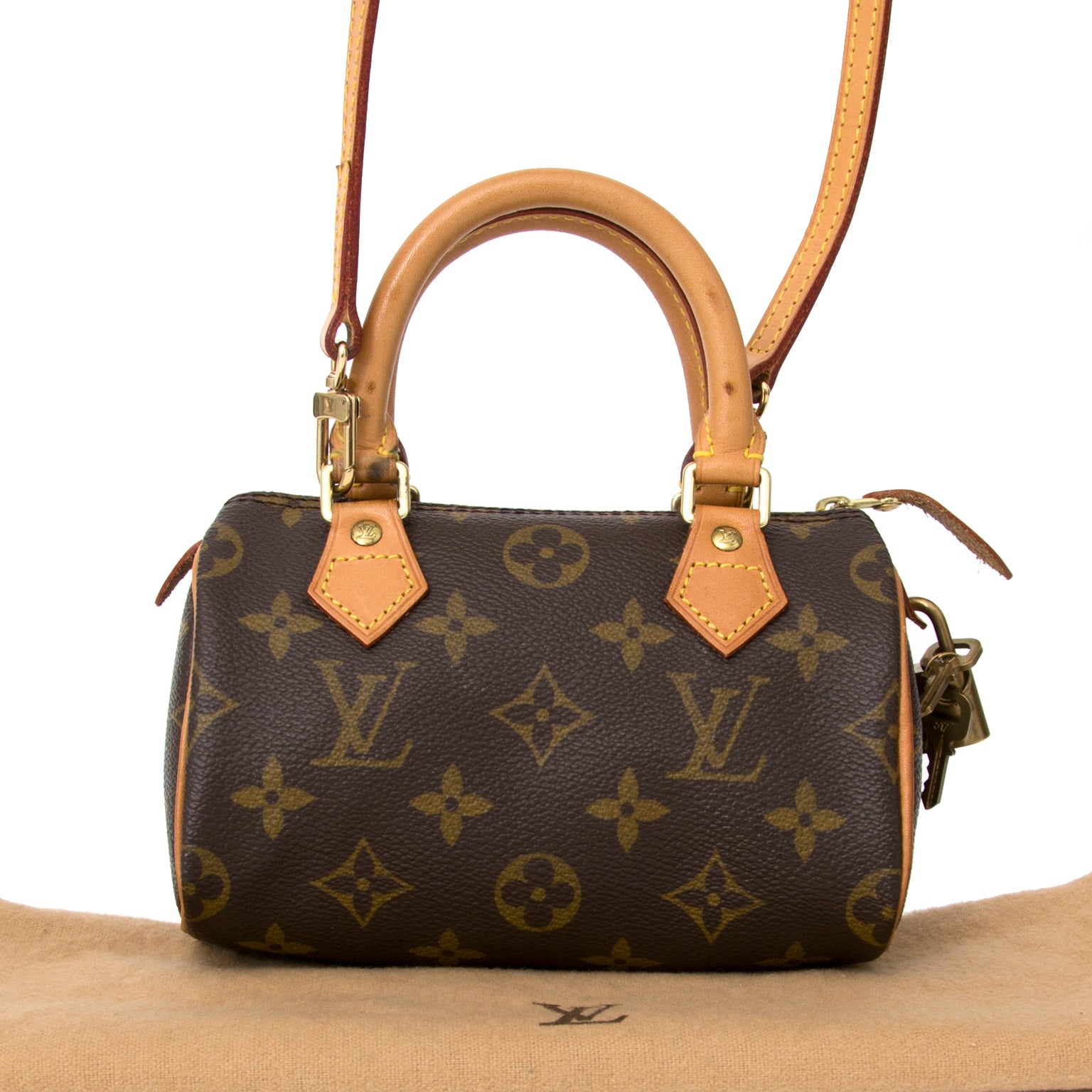Buy authentic Louis Vuitton Nano Speedy at the right price at LabelLOV vintage webshop. Luxe, vintage, fashion. Safe and secure online shopping. Antwerp, Belgium.