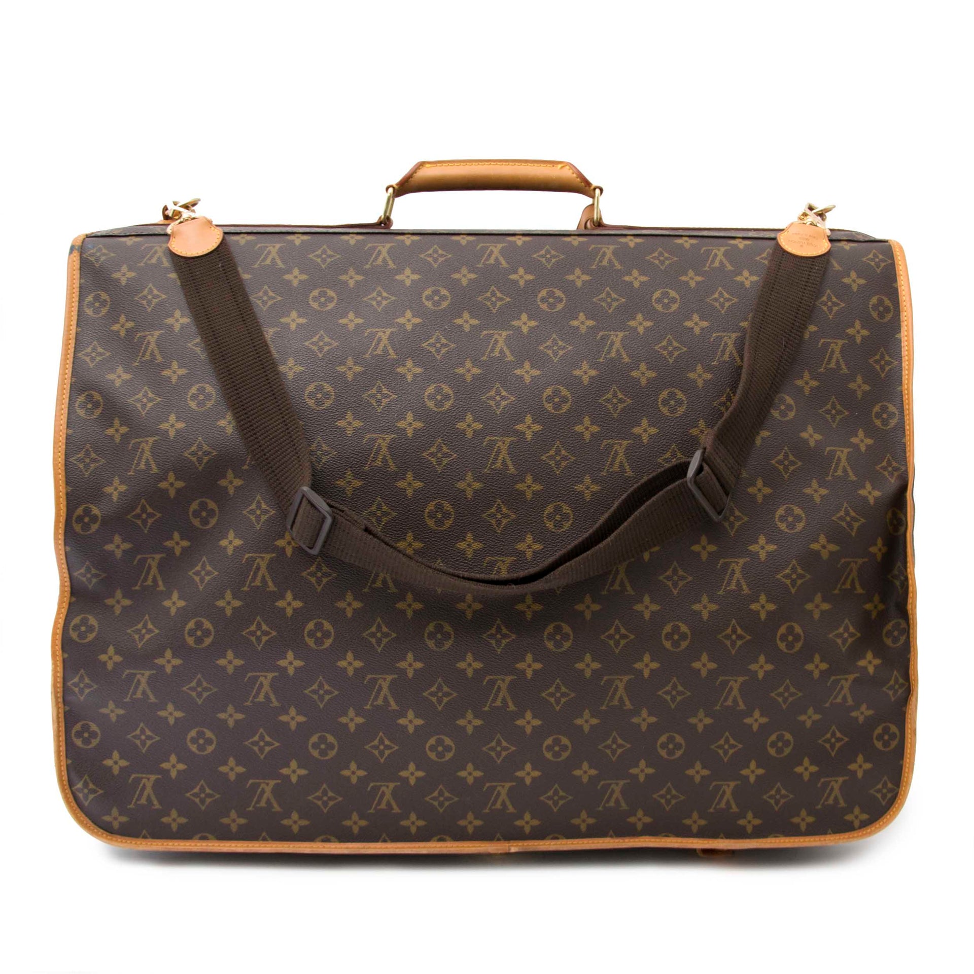 Louis Vuitton Monogram Canvas Portable Bandouliere Garment Bag à vendre en ligne www.labellov.com, Anvers Belgique, des pièces vintage aux prix raissonables.