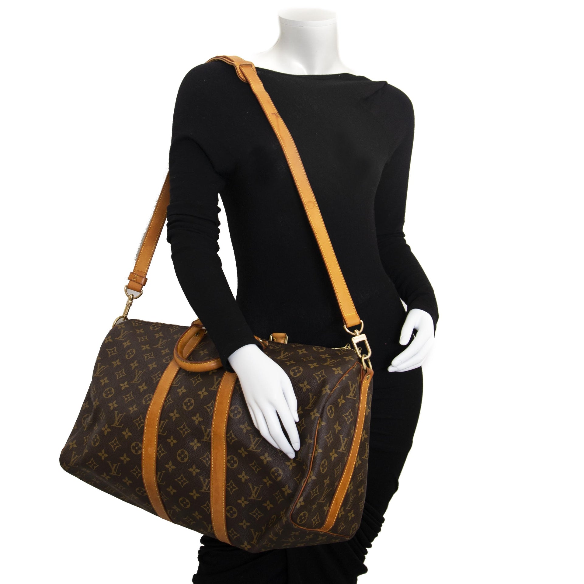 Buy your authentic Louis Vuitton Keepall 45 Bandoulière for the best price at Labellov