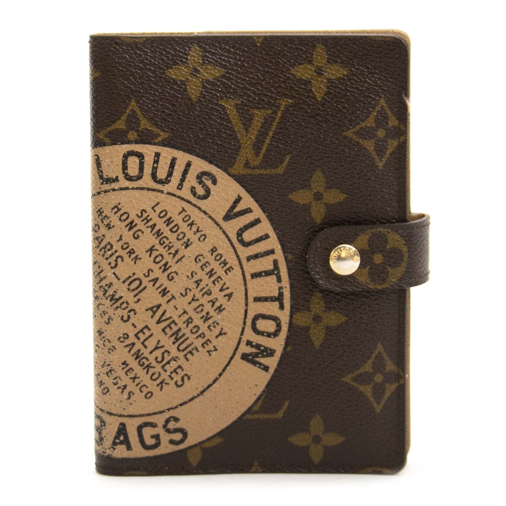 Louis Vuitton Monogram Trunks and Bags Small Ring Agenda Cover à vendre à labellov vintage webshop de mode belgique