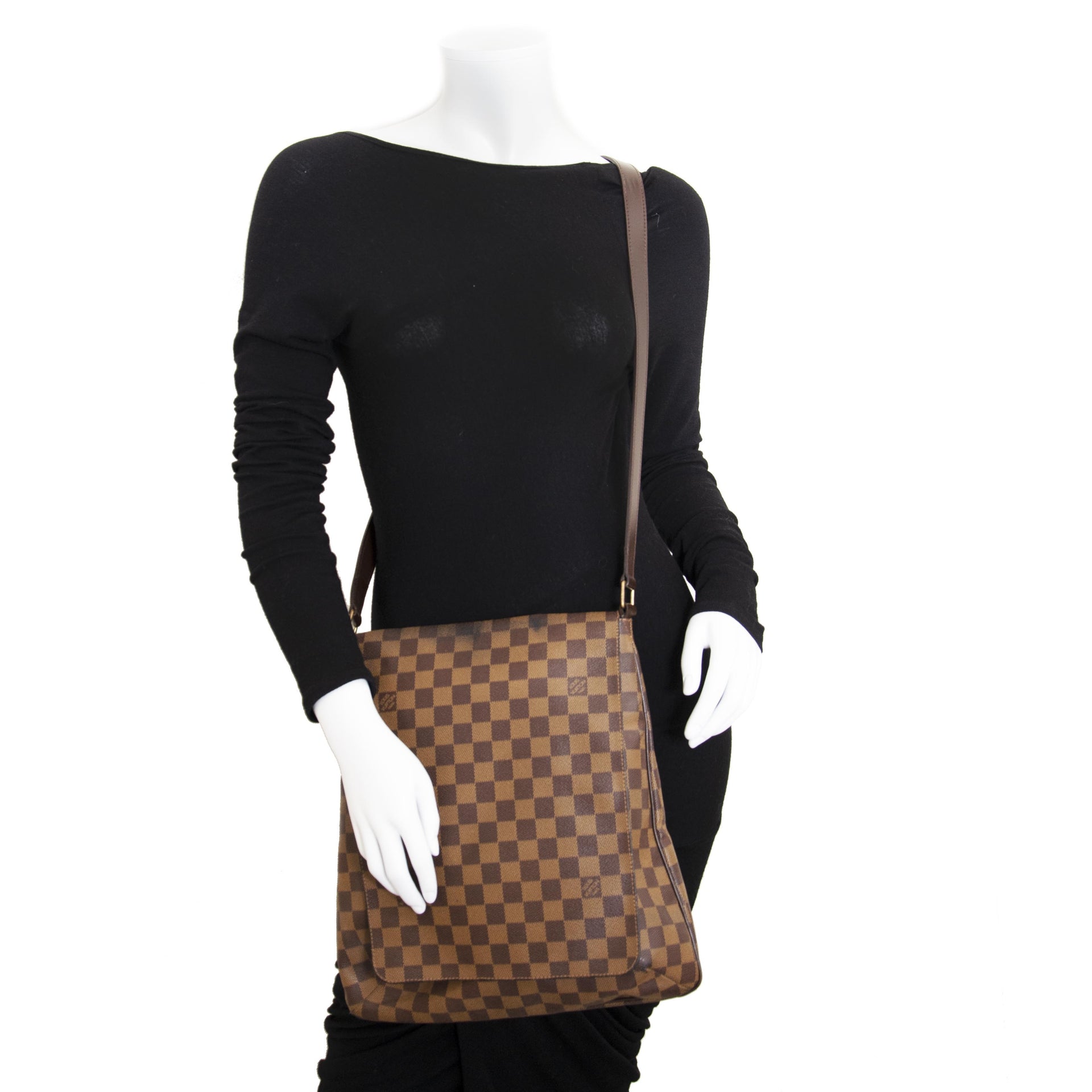 Louis Vuitton Damier Ebene Musette Salsa Bag now for sale at labellov vintage fashion webshop belgium