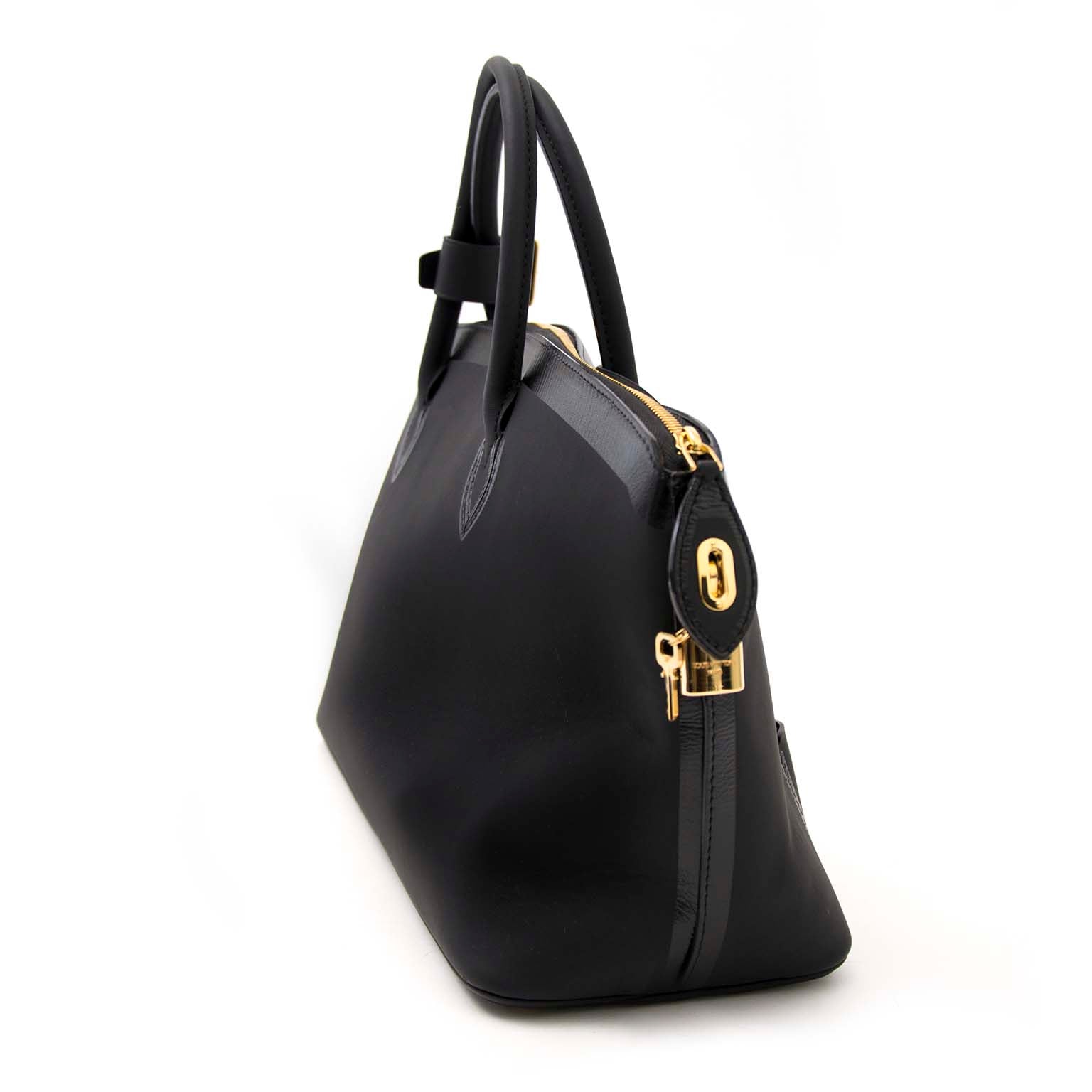 shop luxury for the best price Louis Vuitton Cuir Obsession Lockit East-West