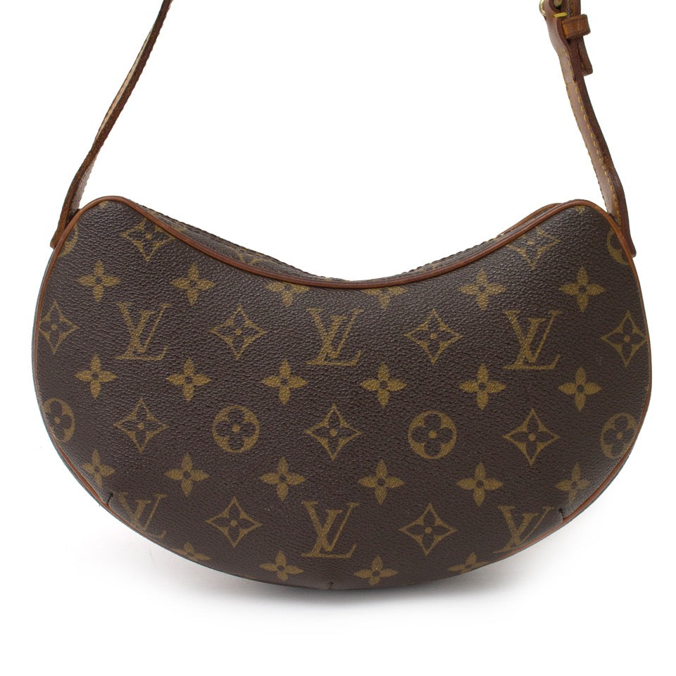 Authentieke Delvaux voor de juiste prijs bij LabelLOV vintage webshop. Louis Vuitton Croissant Veilig online winkelen. Luxe, vintage, mode. Antwerpen, België.