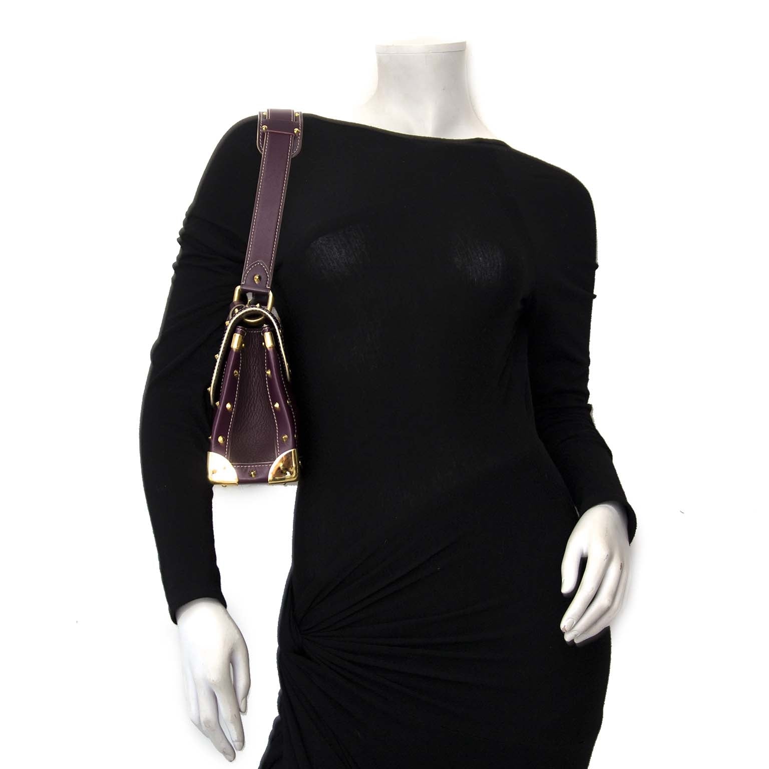 Louis Vuitton Yellow Vernis Mini Bag Buy authentic designer Louis Vuitton secondhand bags at Labellov at the best price. Safe and secure shopping. Koop tweedehands authentieke Louis Vuitton tassen bij designer webwinkel labellov.