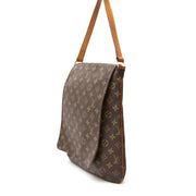 Vintage Louis Vuitton Musette Bag for the best price at Labellov webshop. Safe and secure online shopping with 100% authenticity. Vintage Louis Vuitton Musette Salsa Bag pour le meilleur prix.