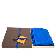 Vintage Louis Vuitton blue shawl for the best price at Labellov webshop. Safe and secure online shopping with 100% authenticity. Vintage Louis Vuitton bleu foulards pour le meilleur prix.