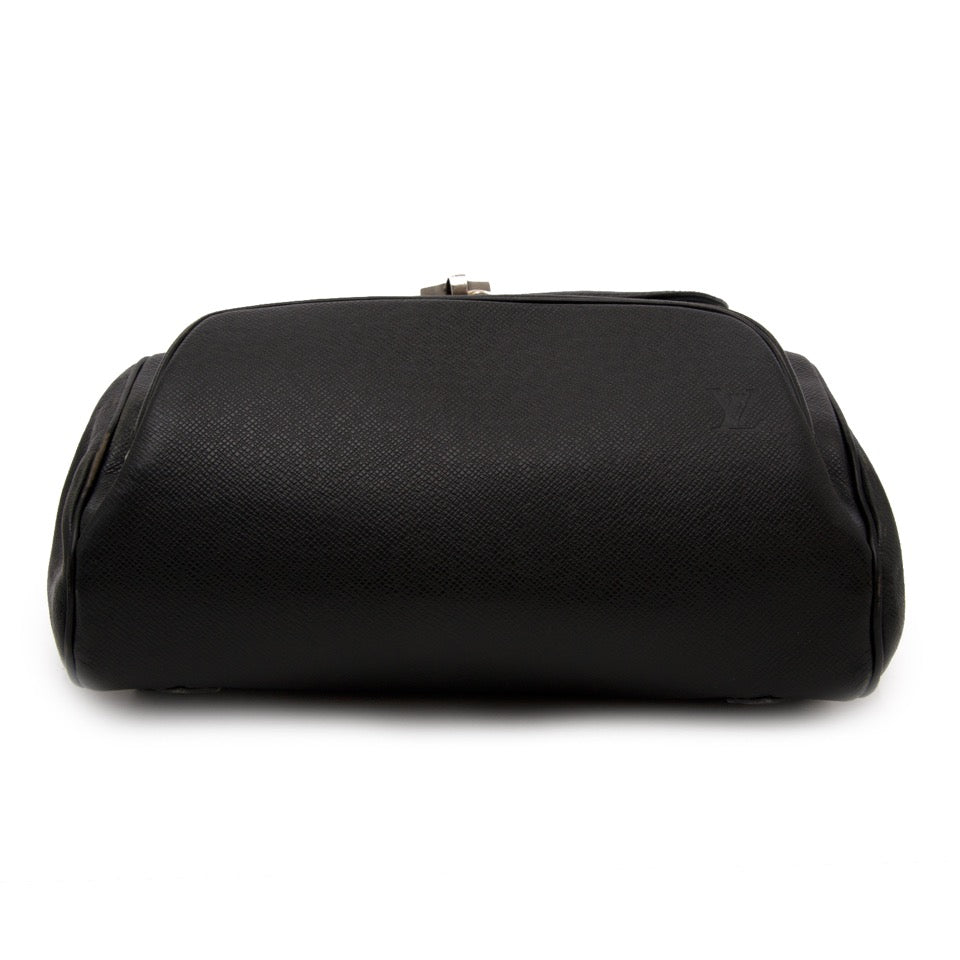 Louis Vuitton Black Backpack aan de beste prijs bij Labellov tweedehands luxe