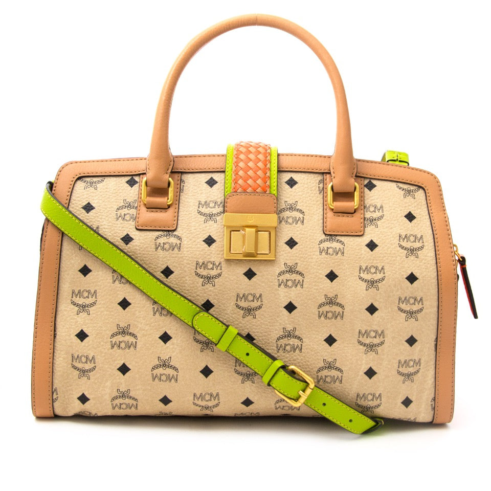 Vintage MCM bags for the best price at Labellov webshop. Safe and secure online shopping with 100% authenticity. Vintage MCM bags pour le meilleur prix.
