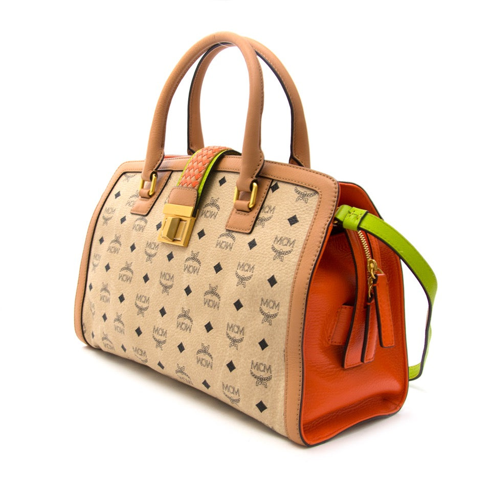 Vintage MCM bags for the best price at Labellov webshop. Safe and secure online shopping with 100% authenticity. Vintage MCM bags pour le meilleur prix.
