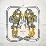 Vintage Hermès Carré scarf for the best price at Labellov webshop. Safe and secure online shopping with 100% authenticity. Vintage Hermès Carré foulards pour le meilleur prix.