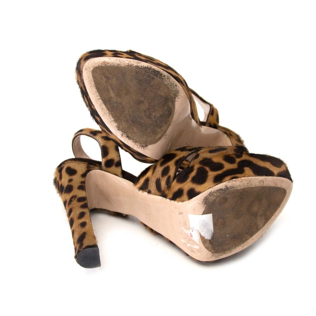 Achetez un authentique Miu Miu en leopard tallons pour le bon prix chez LabelLOV.