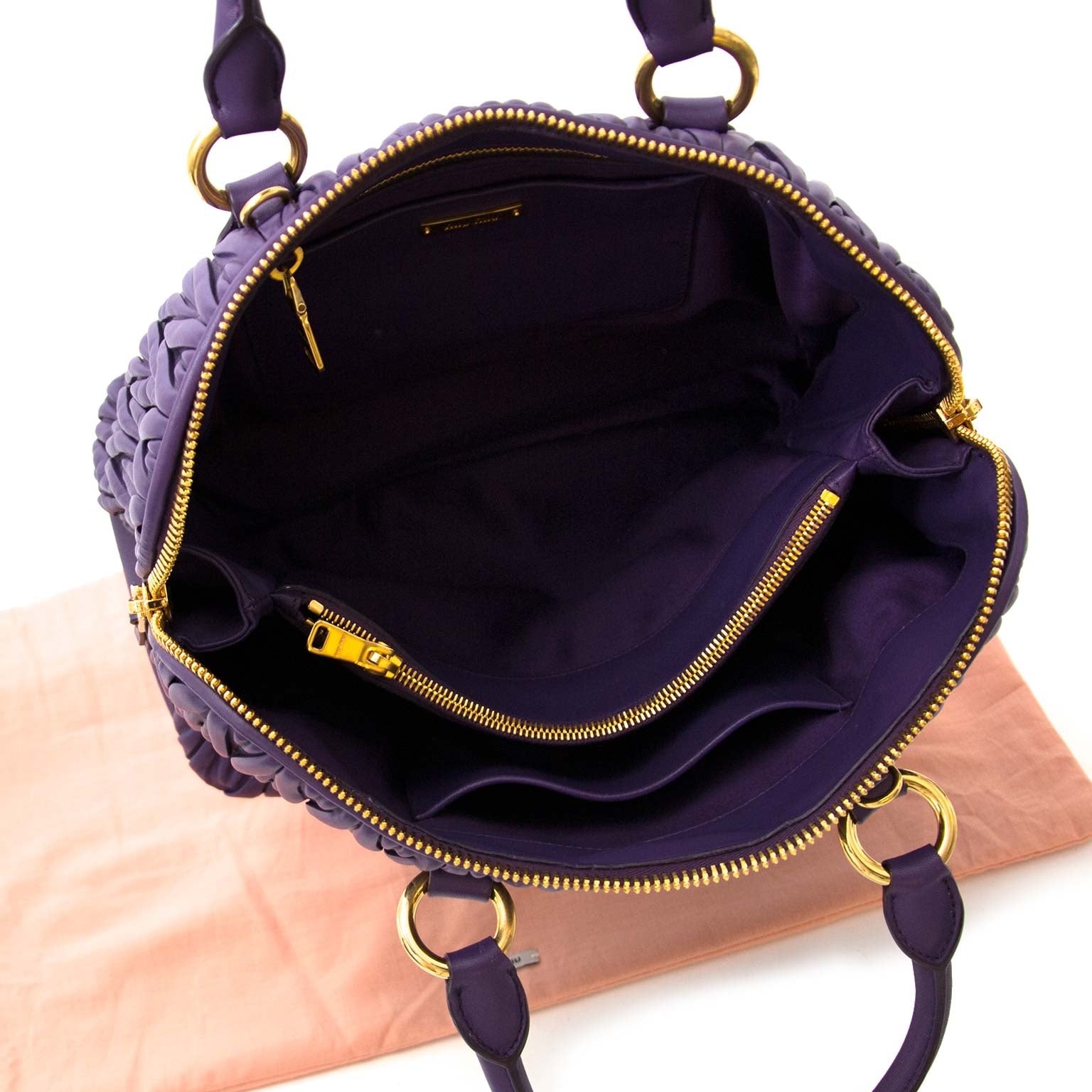 Designer authentic bags at Labellov for the lowest price