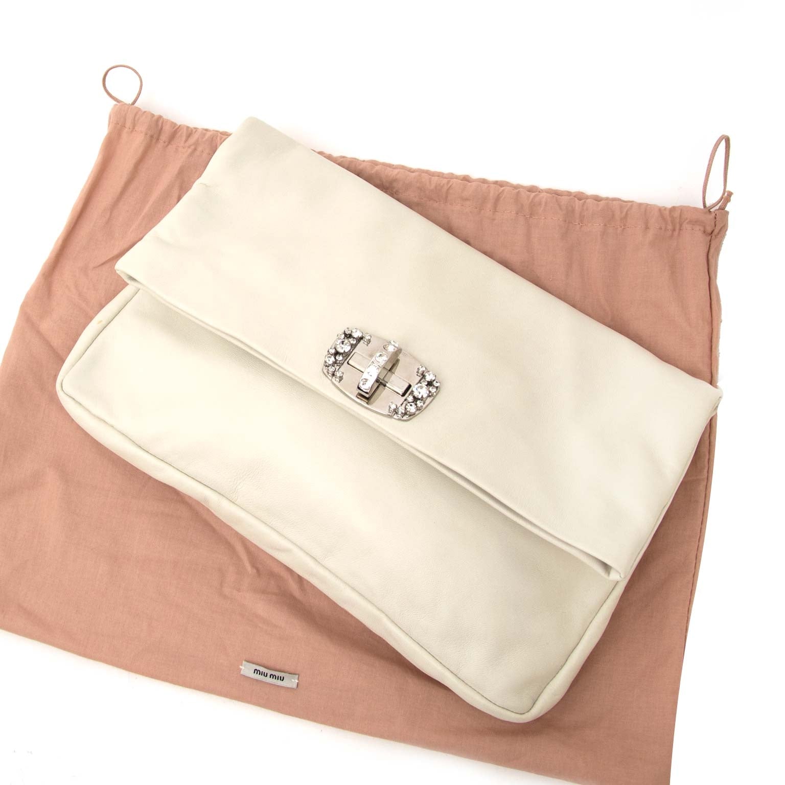 achète des clutches Miu Miu à labellov vintage webshop de mode belgique