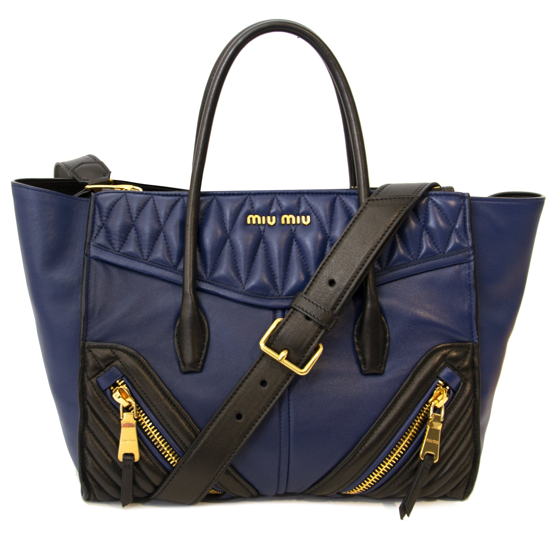 Buy authentic secondhand Miu Miu handbag for the right price at LabelLOV webshop. Safe and secure shopping. Koop authentieke tweedehands Miu miu handtas voor de juiste prijs.