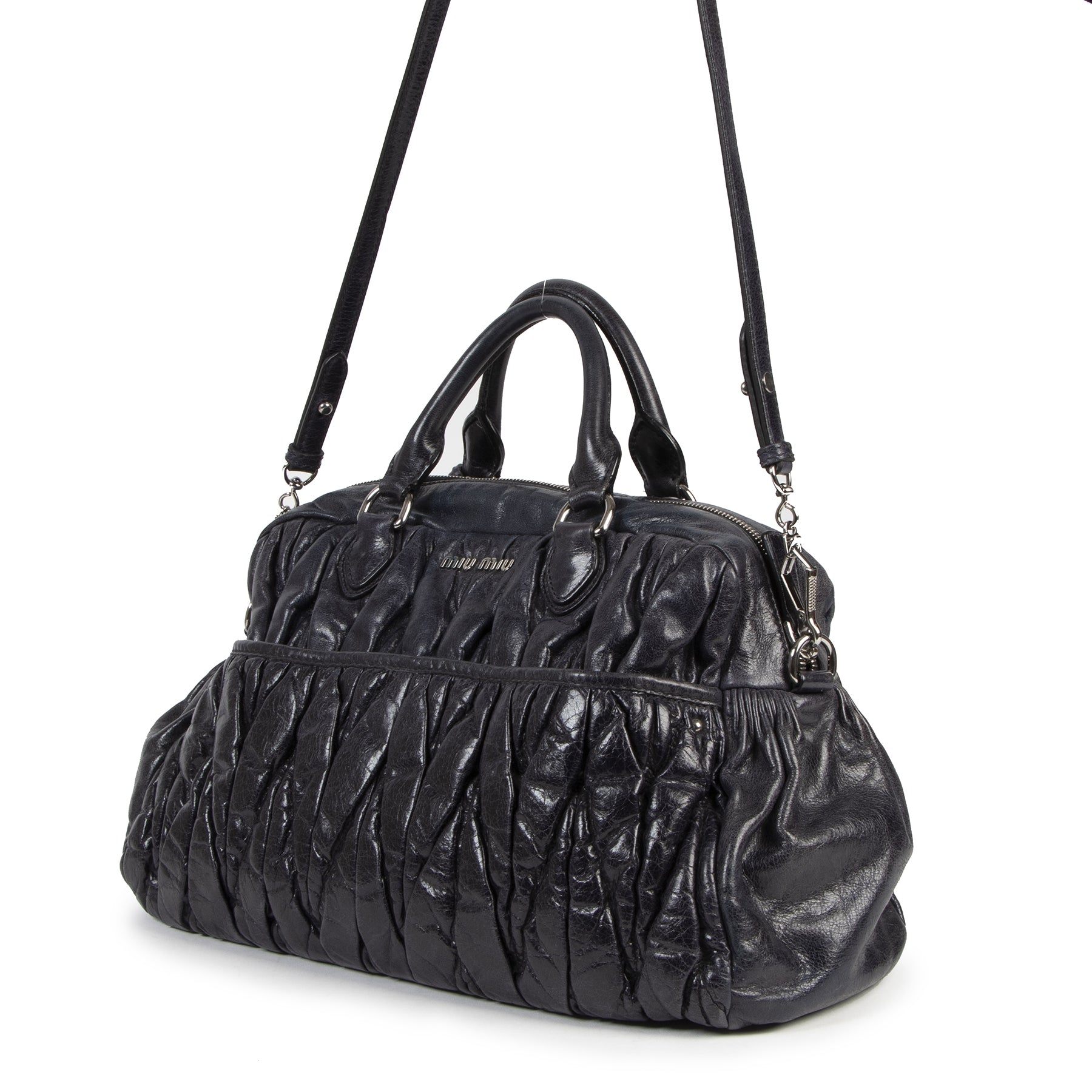 Authentique seconde-main vintage Miu Miu Blue Leather Matelasse Tote achète en ligne LabelLOV webshop Belgique