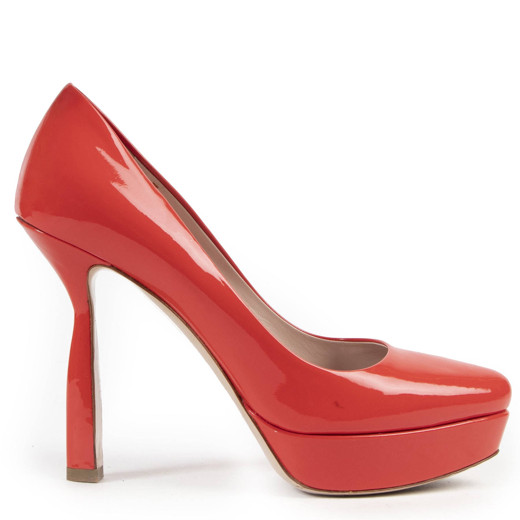 Miu Miu Red Patent Pumps for the best price at Labellov