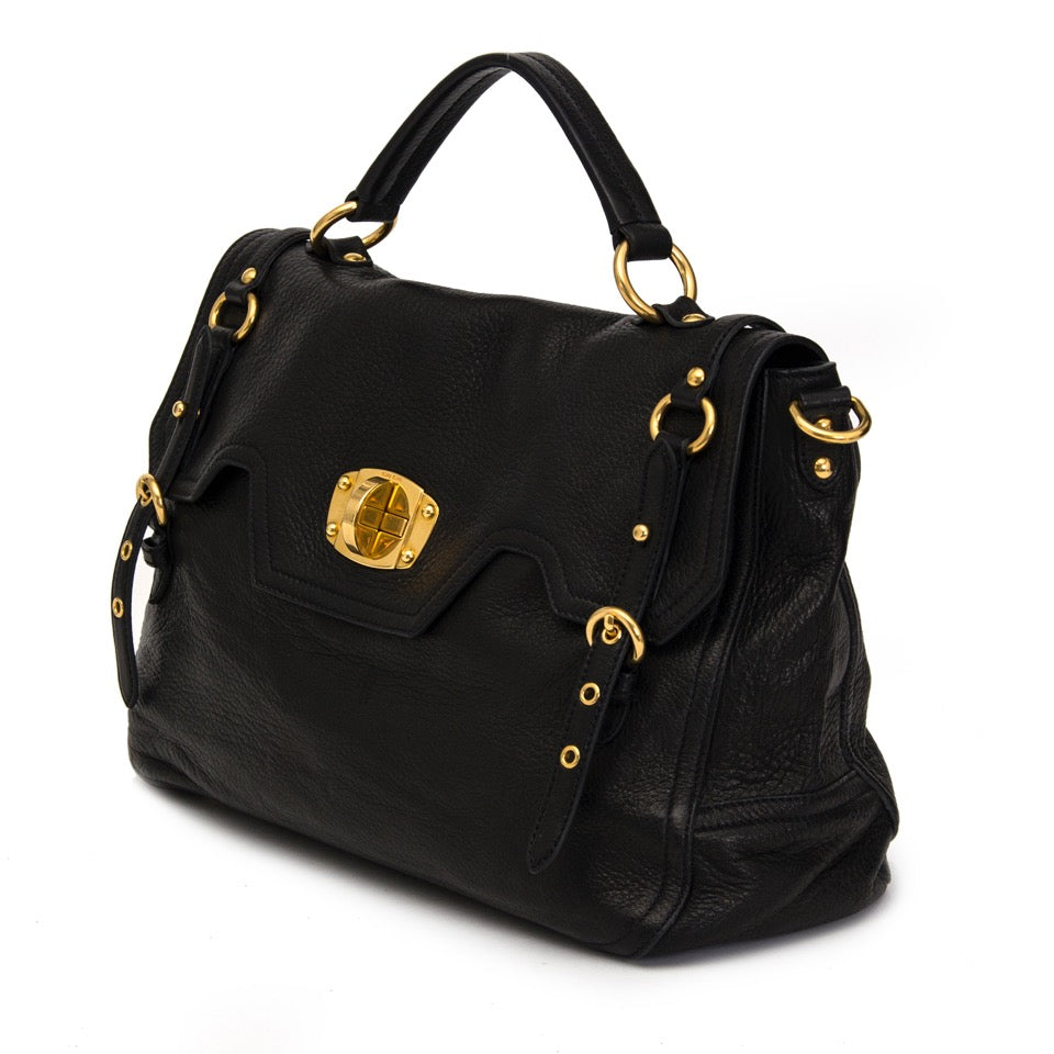 Authentieke Miu Miu zwarte top handle voor de juiste prijs bij LabelLOV vintage webshop. Louis Vuitton Miu Miu black top handle leather gold toned.Veilig online winkelen. Luxe, vintage, mode. Antwerpen, België.