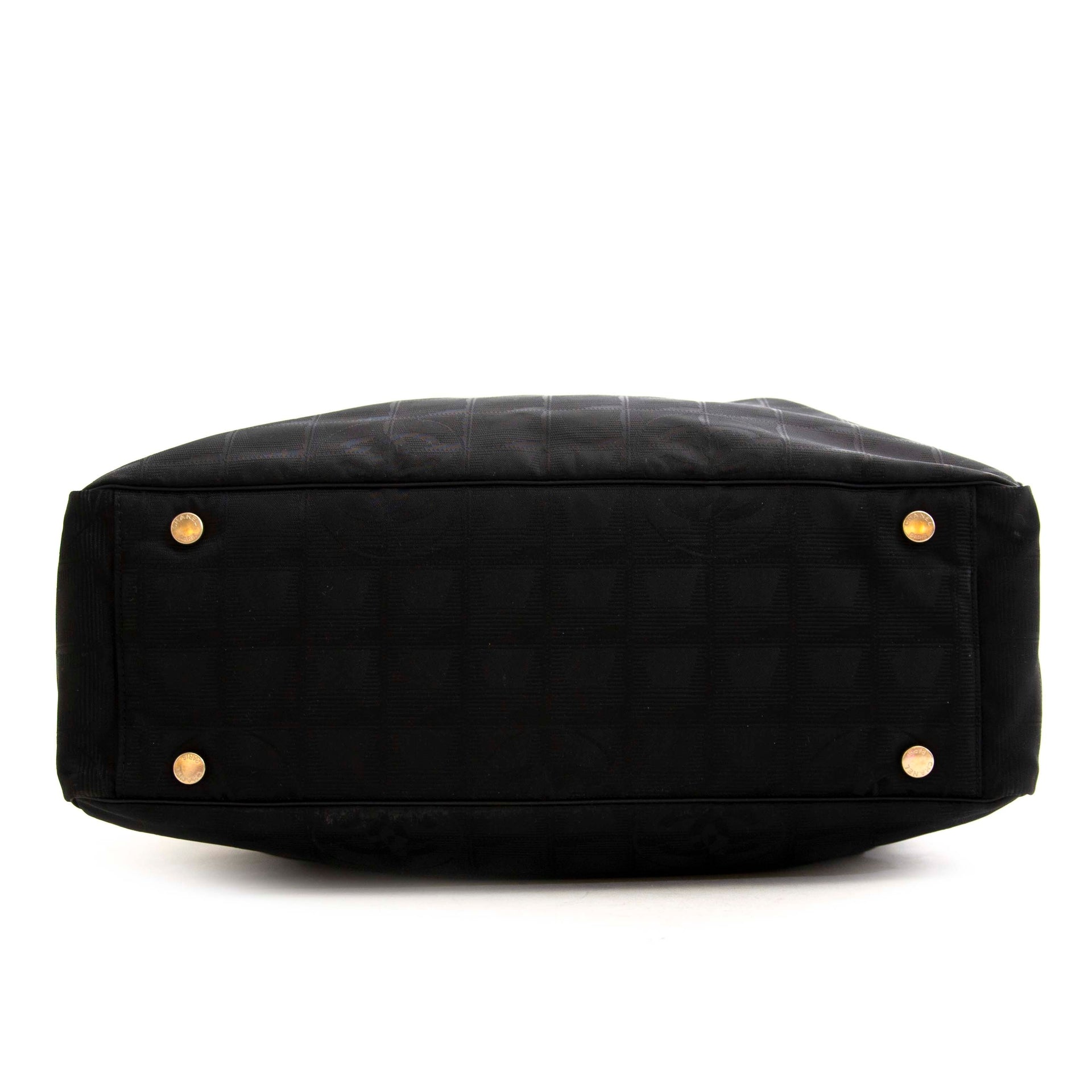 Koop authentieke tweedehands Chanel tassen aan de juiste prijs bij LabelLOV.