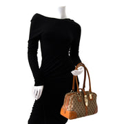 Are you looking for a designer bag with Gucci monogram for the best price? Buy yours on Labellov.com