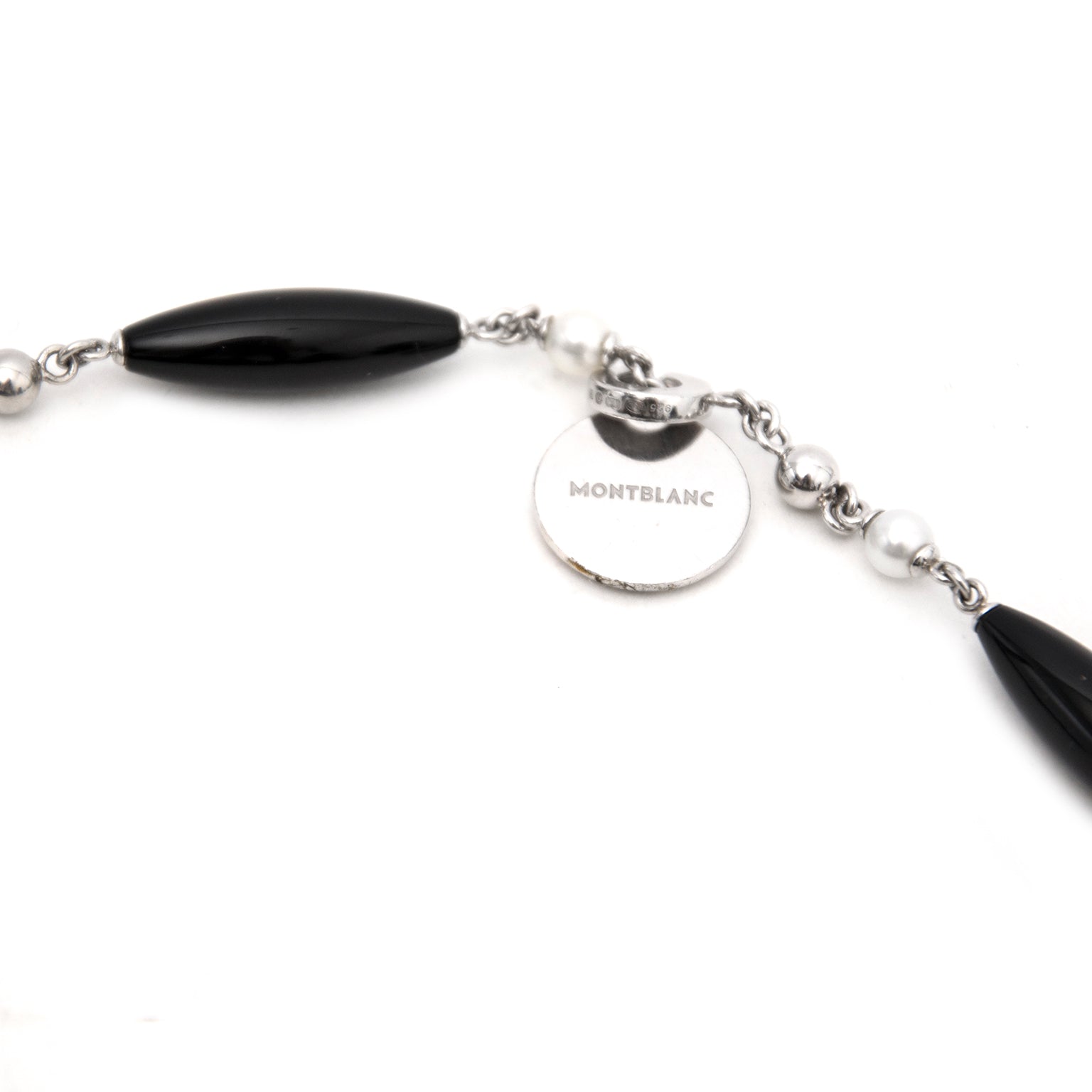 Buy beautiful luxury items now in Belgium or online in the best webshop www.labellov.com, Montblanc Hommage To Femininity Oriental Pearls Necklace, stylish jewelry.