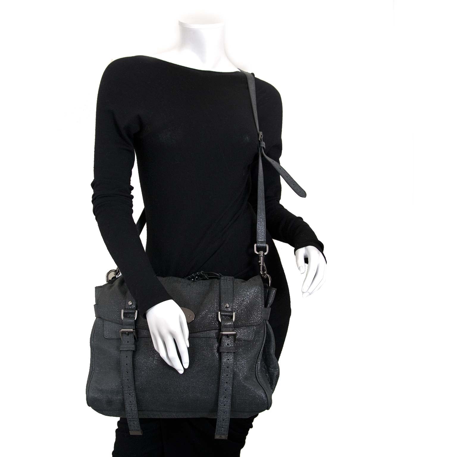 mulberry alexa oversized shiny grey shoulder bag now for sale at labellov vintage fashion webshop belgium