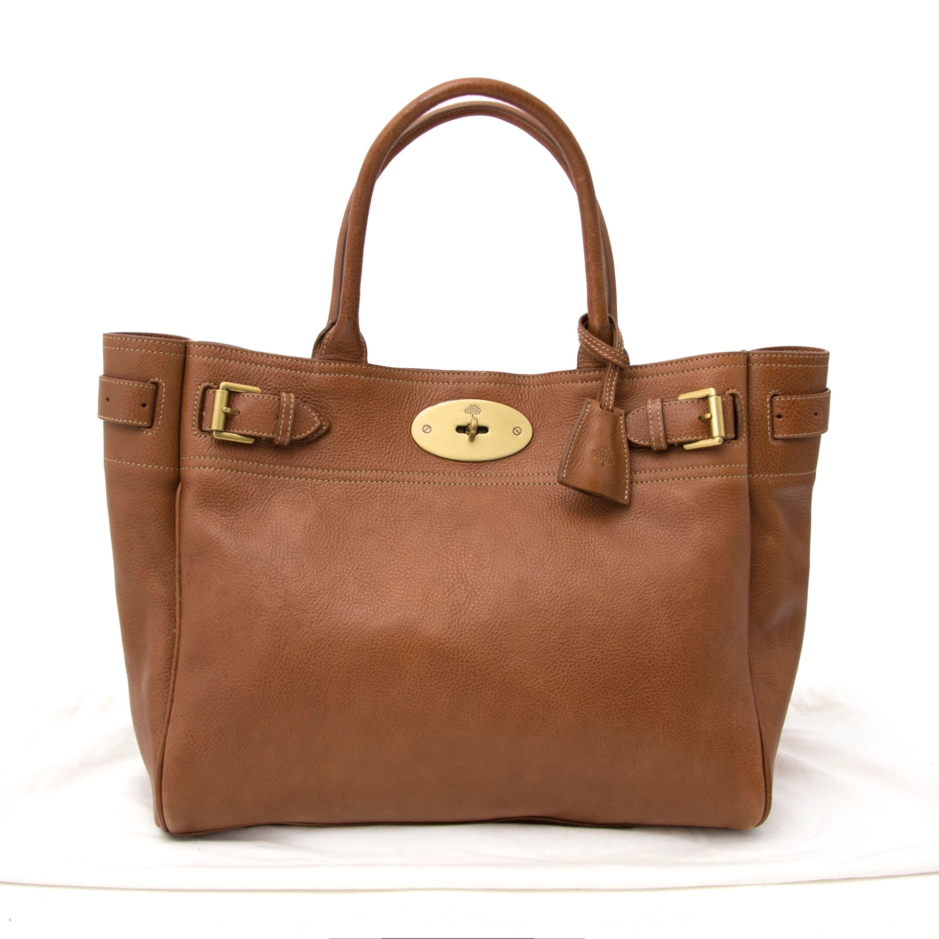 Fashion and luxury made affordable thanks to Labellov.