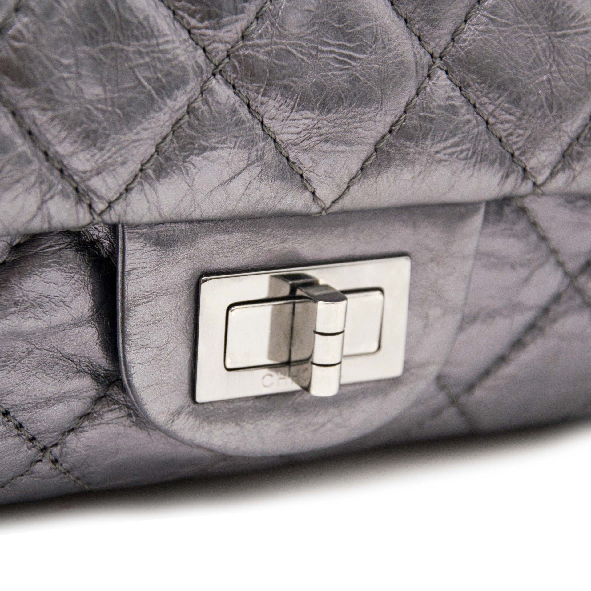 comme neuf sac a main Chanel Metallic Silver Reissue