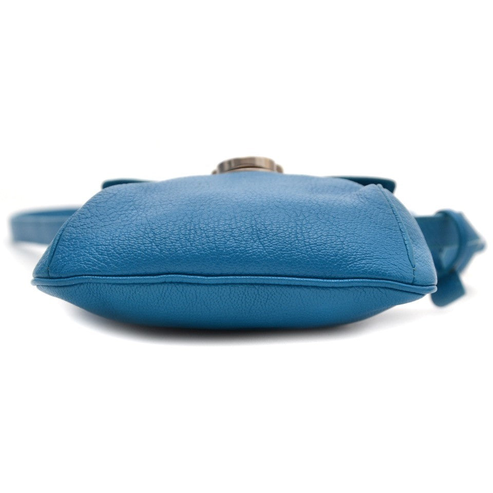 Searching for the perfect Delvaux bag? We buy and sell your 100% authentic designer bags for the best price. Zoekt u voor de ideale Delvaux handtas? Wij kopen en verkopen uw 100% authentieke handtassen voor de beste prijs.