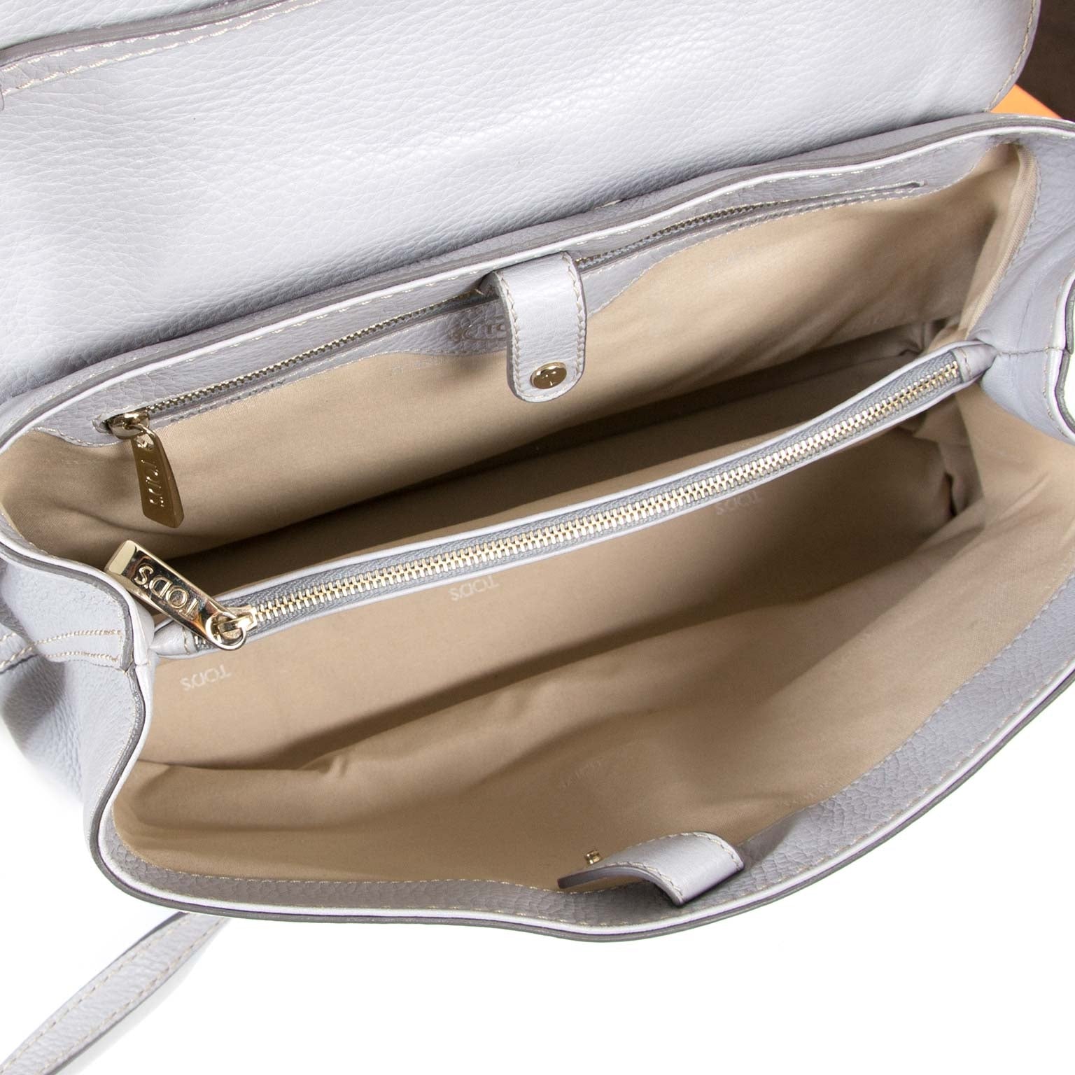 tods grey leather bag now for sale at labellov vintage fashion webshop belgium