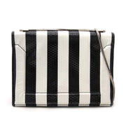 3.1 Phillip Lim Black & White Striped Soleil Shoulder Bag Buy authentic designer Phillip Lim secondhand bags at Labellov at the best price. Safe and secure shopping. Koop tweedehands authentieke Phillip Lim tassen bij designer webwinkel labellov.