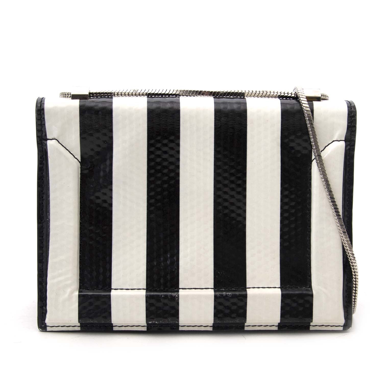 3.1 Phillip Lim Black & White Striped Soleil Shoulder Bag Buy authentic designer Phillip Lim secondhand bags at Labellov at the best price. Safe and secure shopping. Koop tweedehands authentieke Phillip Lim tassen bij designer webwinkel labellov.
