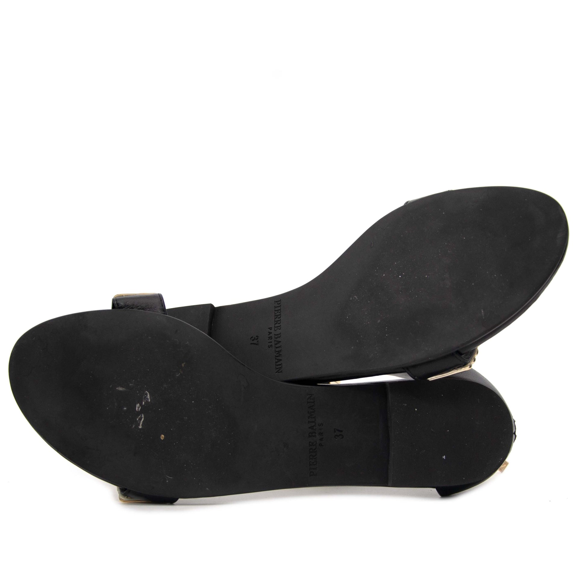 koop veilig online tweedehands Pierre Balmain Metallic Embellished Leather Sandals - Size 37