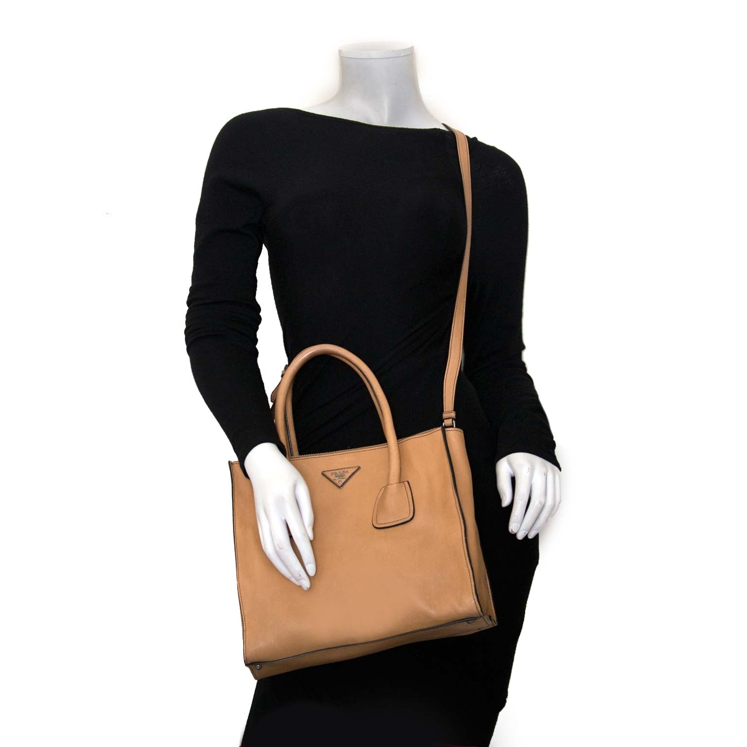 Prada galleria tassen te koop bij Labellov vintage mode webshop belgië