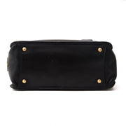 koop jou designer tweedehands Prada Black Leather Bag aan de beste prijs online