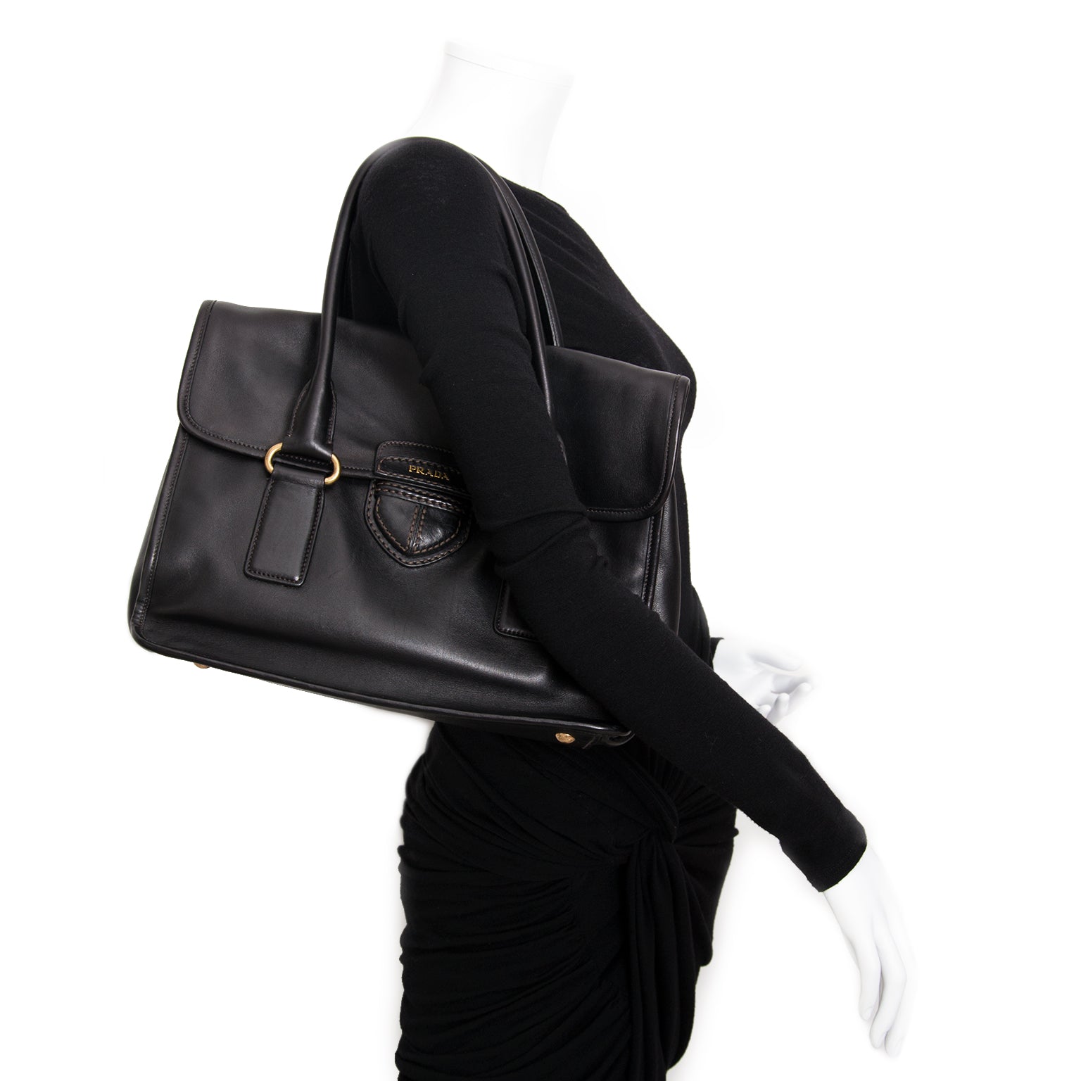 koop online of boetiek Prada Black Leather Bag aan de beste prijs 100% authentiek